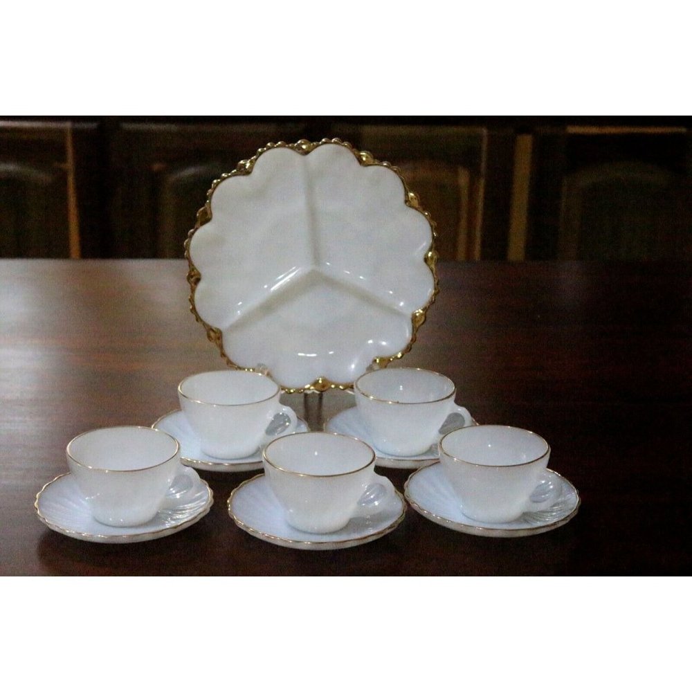 Anchor Hocking Fire King Teacup and Saucers Swirl Milk Gold Vint Glass  Set of 6